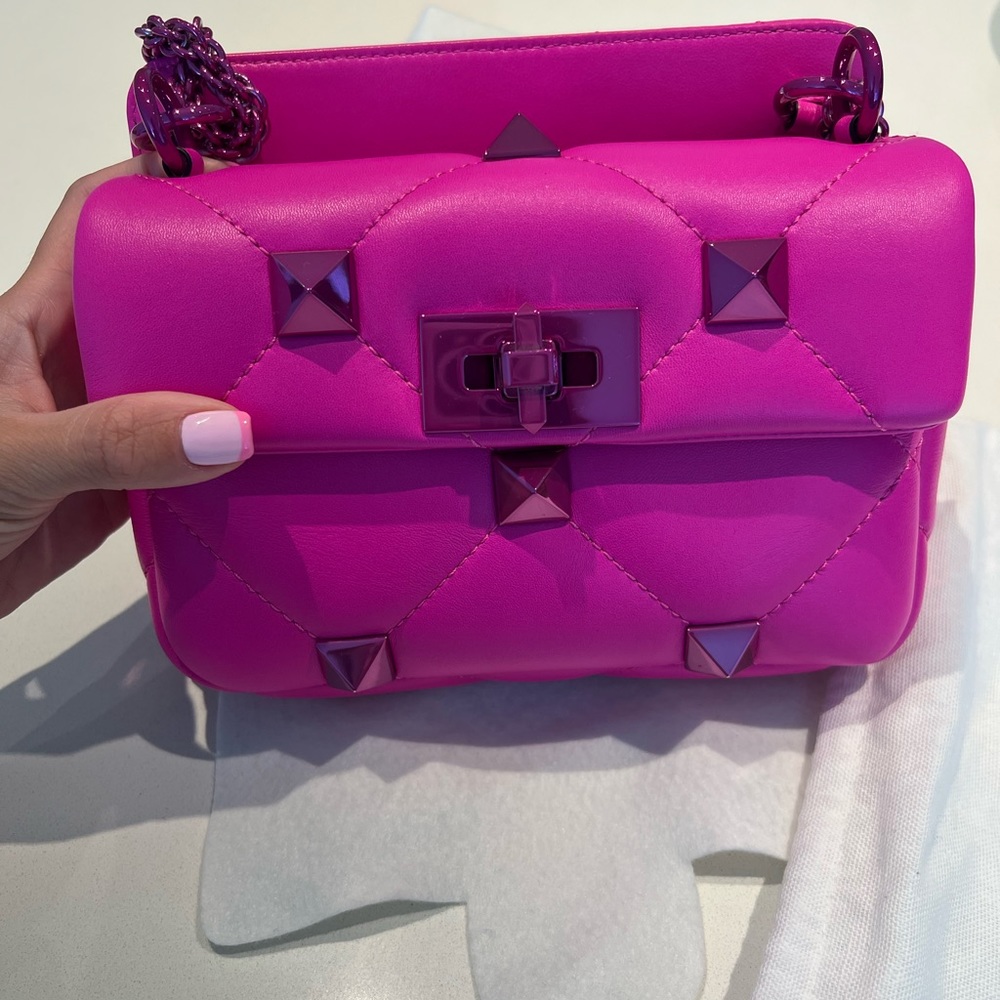 SMALL ROMAN STUD THE SHOULDER BAG IN NAPPA WITH CHAIN